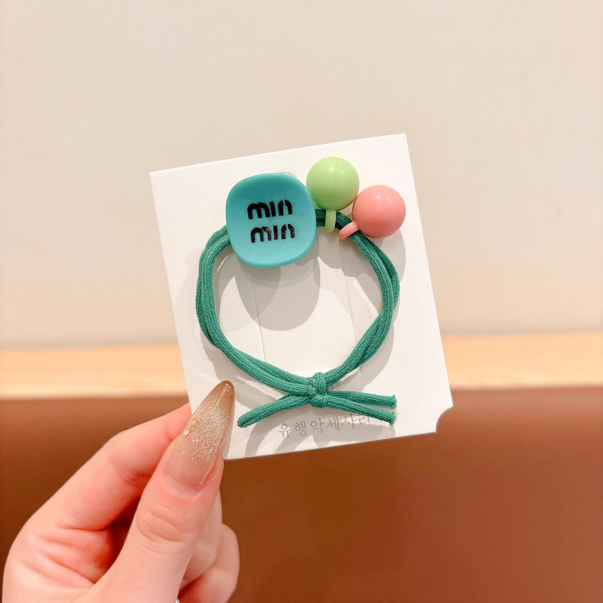 2025 nueva mariposa cuerda de cabello niñas atadas bolas correa de cabello no daña cabello alto valor de la cara cuerda de cabello joyería para el cabello de niña