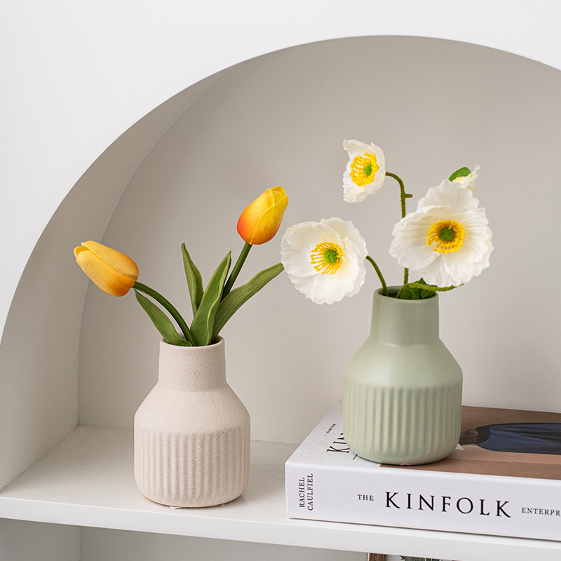 Decorative ceramic vase with dried flowers, mid-century modern style, high-end floral vase, desktop accent, Nordic home decor