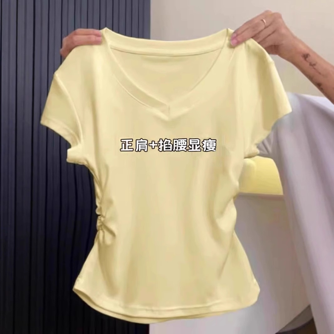 퓨어 코튼 캔디 컬러 브이넥 오른쪽 어깨 반팔 여성 2025 여름 허리 핀치 플리츠 티셔츠 스위트 앤 스파이시 스타일 이너 레이어링 탑