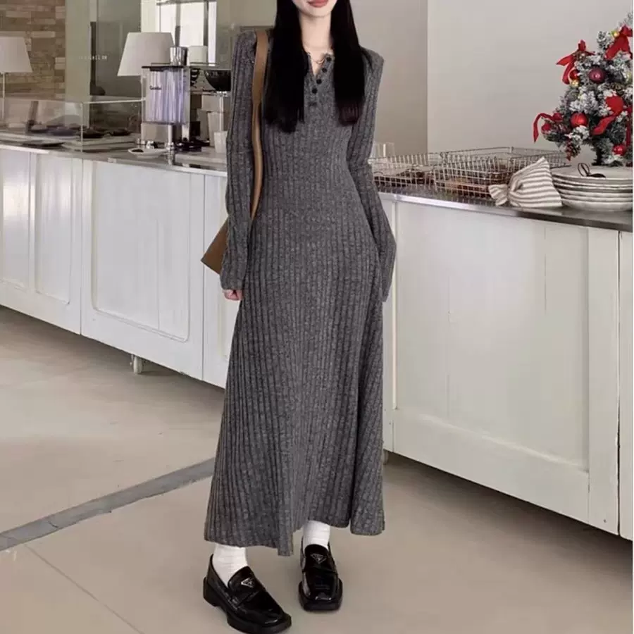 复古简约百搭针织长袖连衣裙女春收腰显瘦A字裙秋冬新款打底长裙
