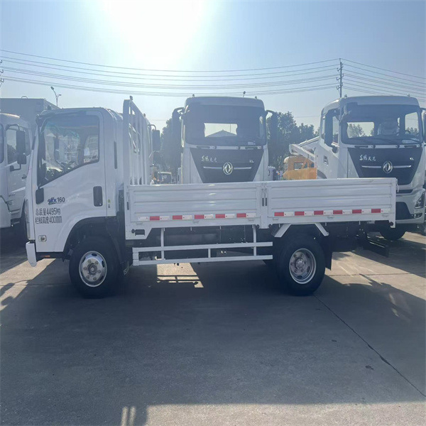 Export Isuzu Trucks to Saudi Arabia with Ottc Gcc Certification Right-Hand Drive Isuzu 3-Ton Truck Dump Truck