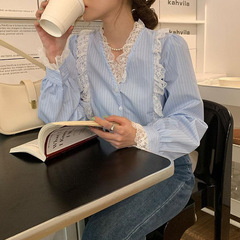 chic法式V领蕾丝花边条纹衬衫秋季女装2025新款宽松叠穿长袖上衣