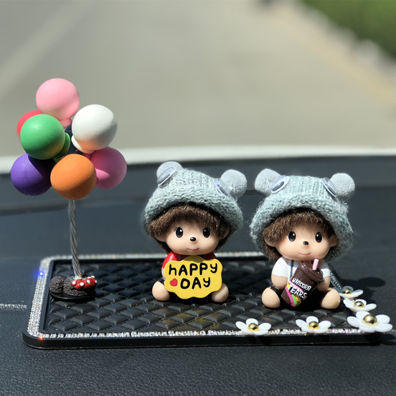 Decoración de automóviles lindos perfumes de automóviles adornos personales creativos Monchichi consola central accesorios interiores de automóviles globos mujeres