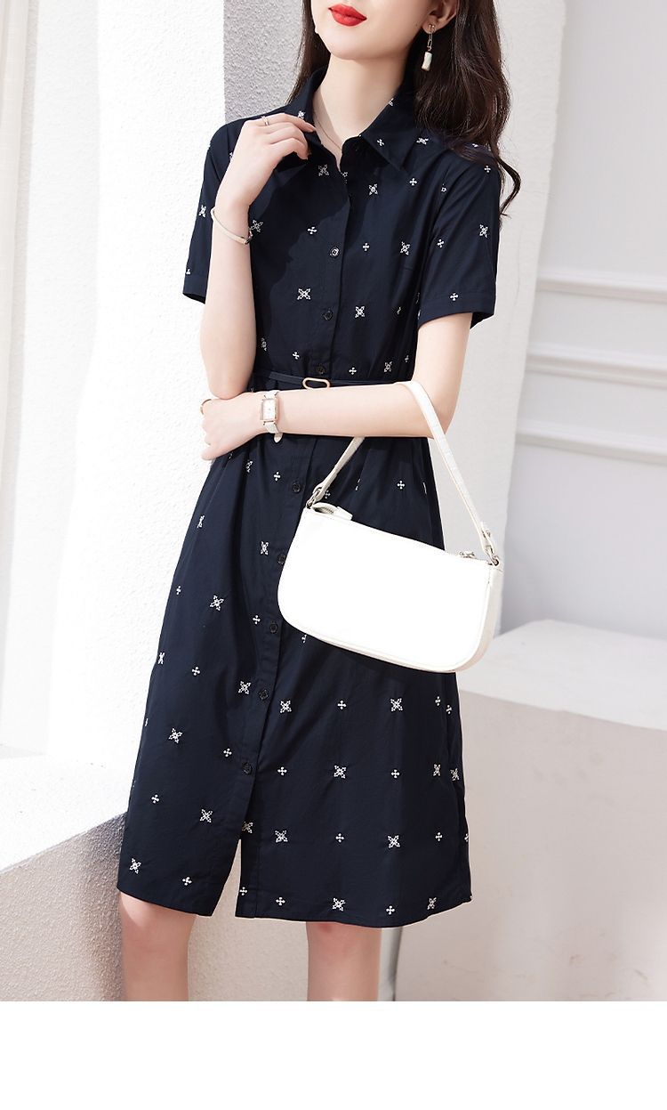 Váy sơ mi nữ cổ POLO tay ngắn in họa tiết thắt eo — màu xanh hải quân chi tiết 2