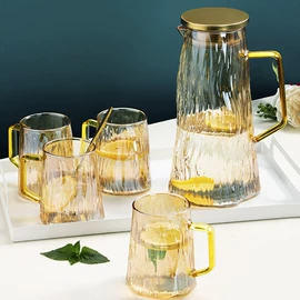 玻璃杯;酒杯;盘