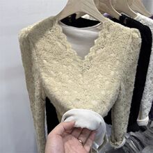 2025秋冬新款加绒加厚磨毛蕾丝打底衫女装胖mmV领洋气内搭上衣潮