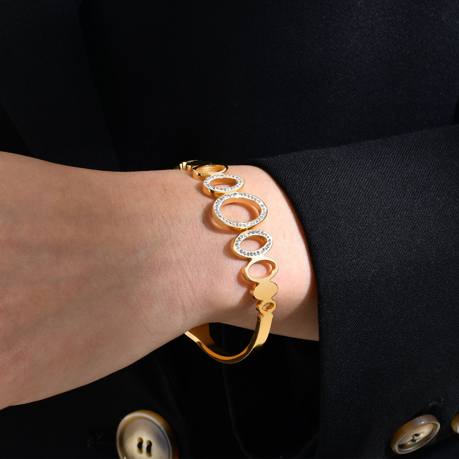304 Stainless Steel Material PVD Coated Gold Plated Flower Butterfly 304 Stainless Steel Streetwear Waterproof Non Tarnish Bangle