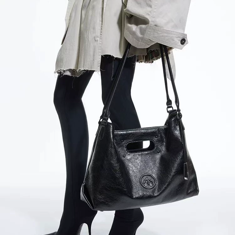Universal capacious one-shoulder bag, tape, shoulder bag
