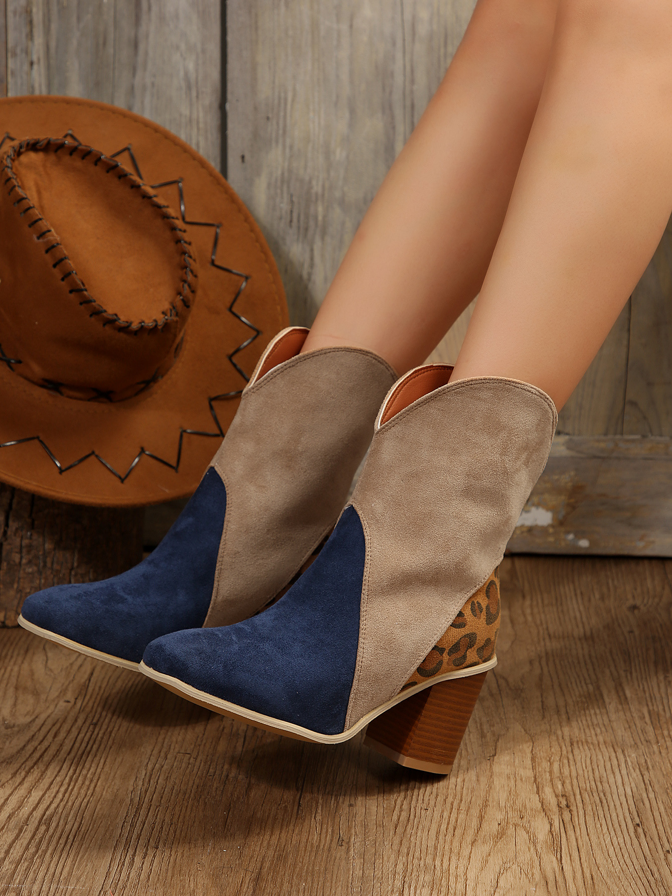 Women's Shoes color matching thick heel large size sleeve V neck short boots women's Martin boots_voghion.com