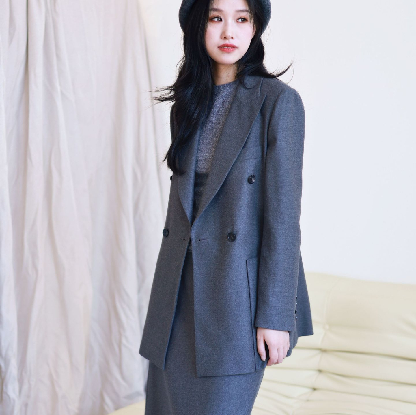 High-End Women's High-Count Worsted Cashmere Double-Breasted Mid-Length Suit, Accessible Luxury Commuter Lapel Collar Woolen Jacket