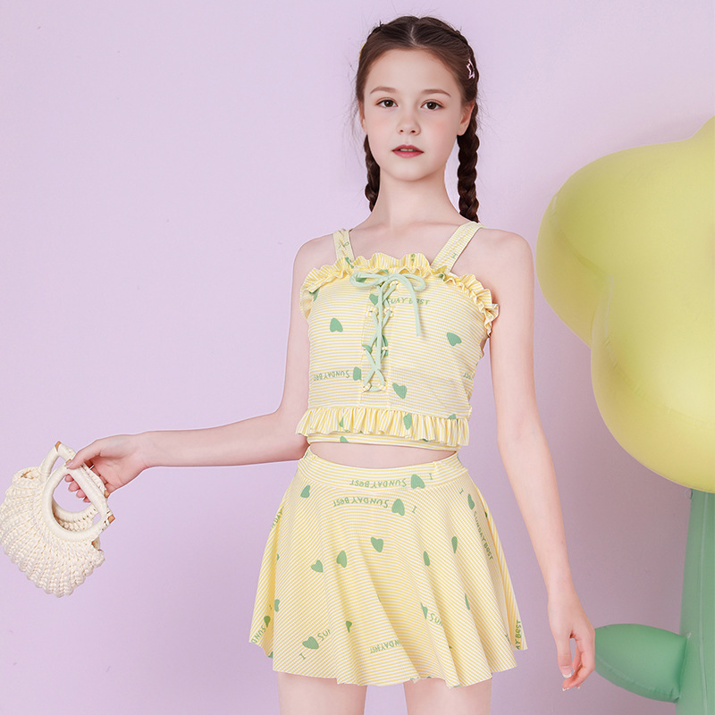 Traje de baño para niños, falda dividida para niñas de moda, entrenamiento de natación para niñas, almohadilla para el pecho, protección solar junto al mar, traje de baño para niños de mediana edad