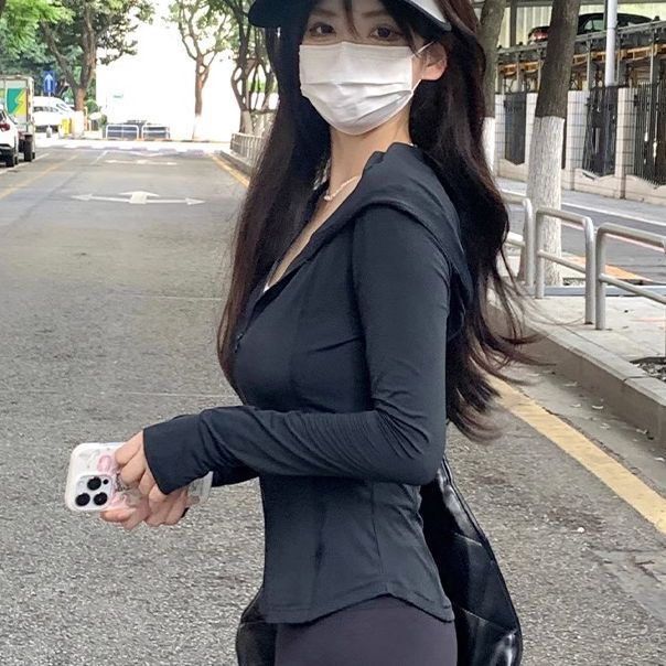 Spring and Summer New Ice Silk Breathable Anti-UV Original Yarn Sunscreen Clothing Women's Coat UPF50 Sunscreen Clothing Women