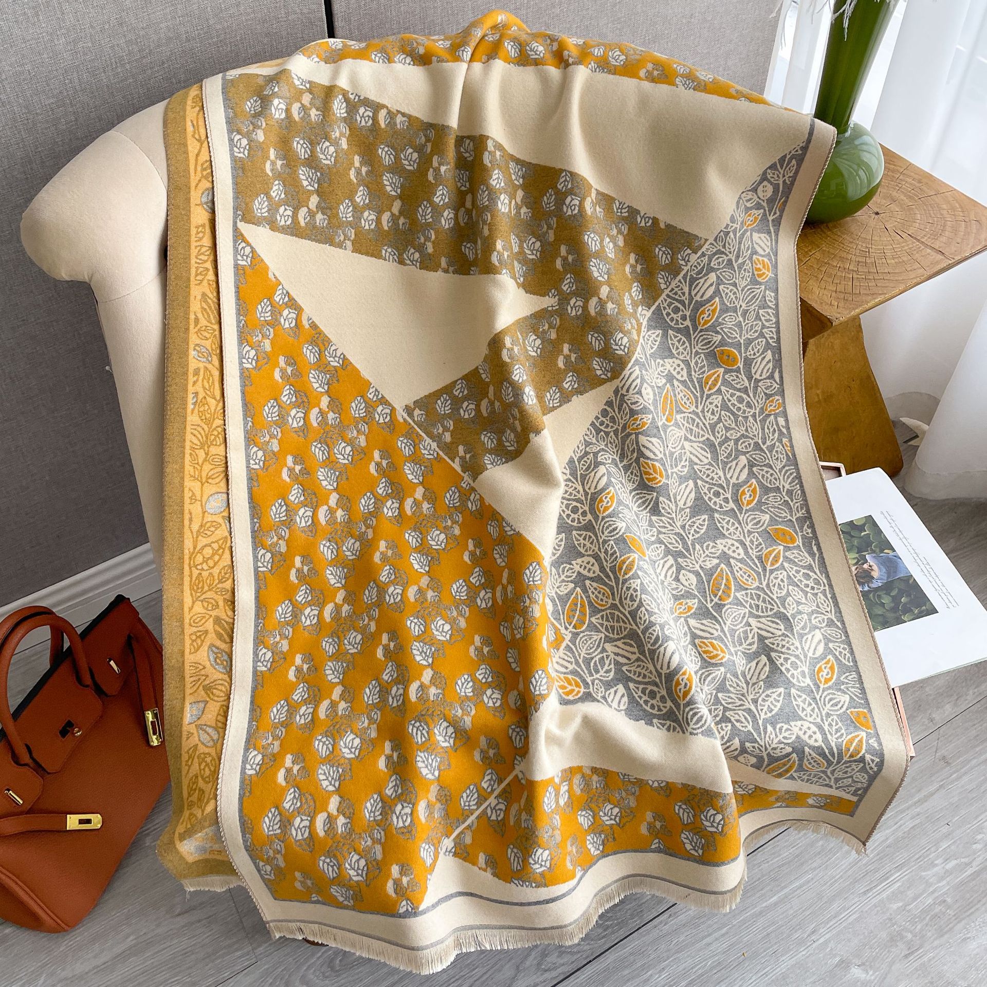 Bufanda de Cachemira de otoño e invierno bufanda cálida engrosada de doble cara para mujer suave pequeño chal de moda exterior decorativo floral