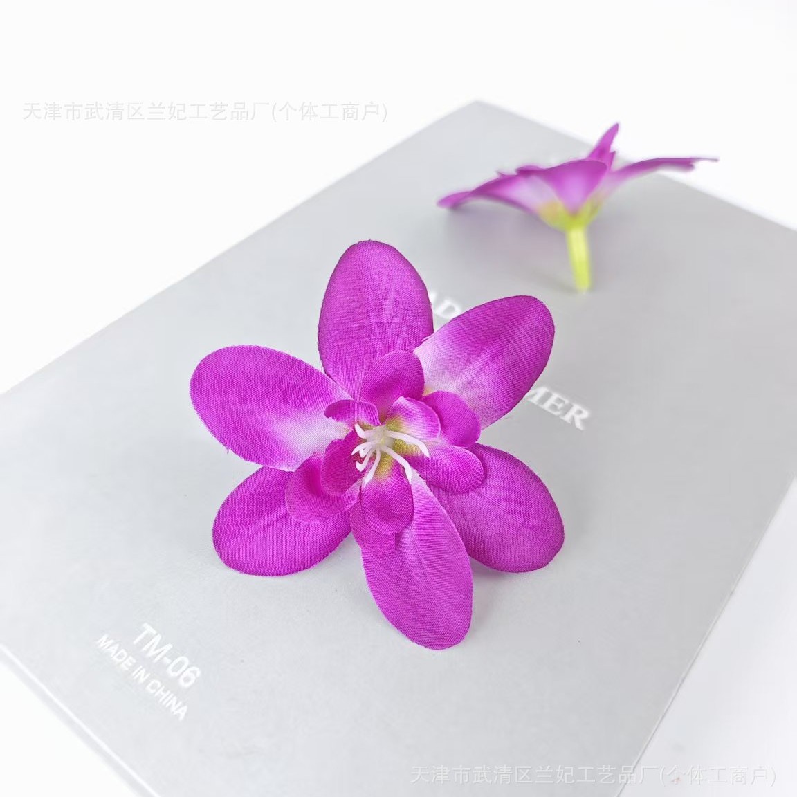 Orquídea de simulación cabeza de comida plato flor de corona de novia flor de pecho flor de muñeca hacer caja de regalo flor de ópera flor de pinza
