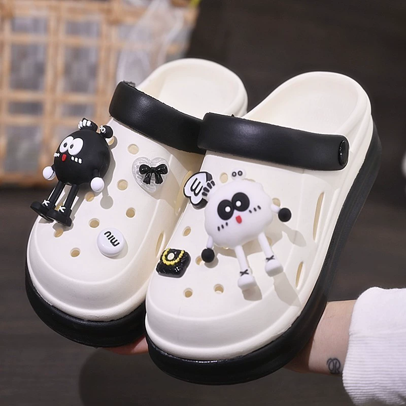 2025 Новый тапочек Баотоу на улице