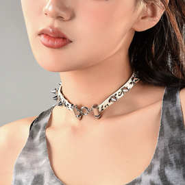 厂家直销皮项圈辣妹风铆钉豹纹马毛锁骨链女个性小众chocker项链