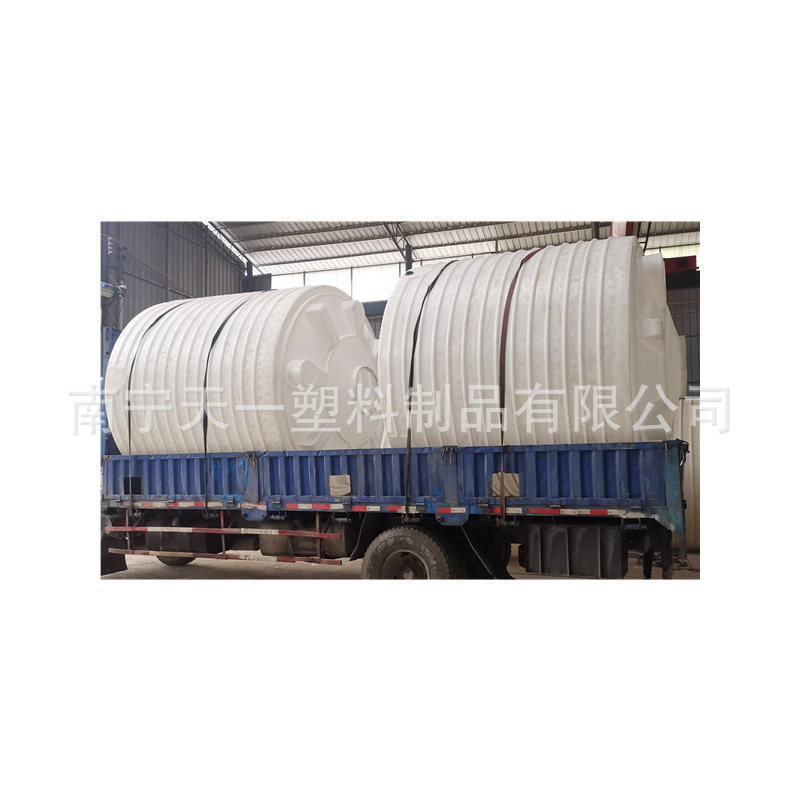 北海15吨塑料水罐,20吨塑胶储罐,30吨PE储罐,50吨水塔厂家