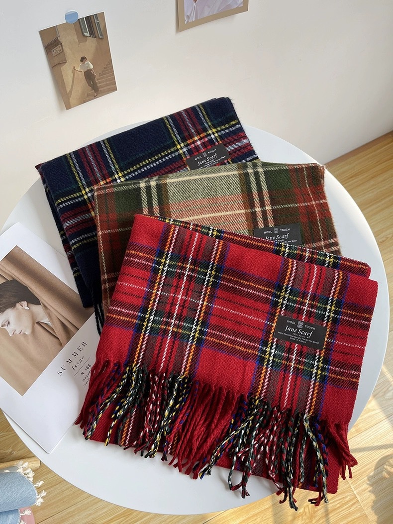 Écharpe d'hiver à carreaux rouges de Noël, édition coréenne polyvalente pour hommes et femmes, châle chaud pour couple d'étudiants_voghion.com
