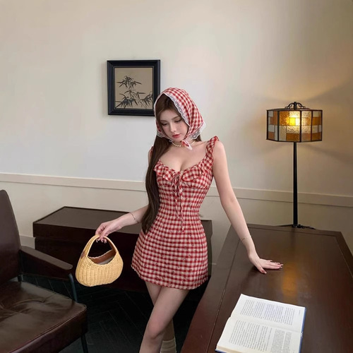 French red plaid sleeveless dress for women in summer 2025 new small person looking slim and waist-hugging short skirt