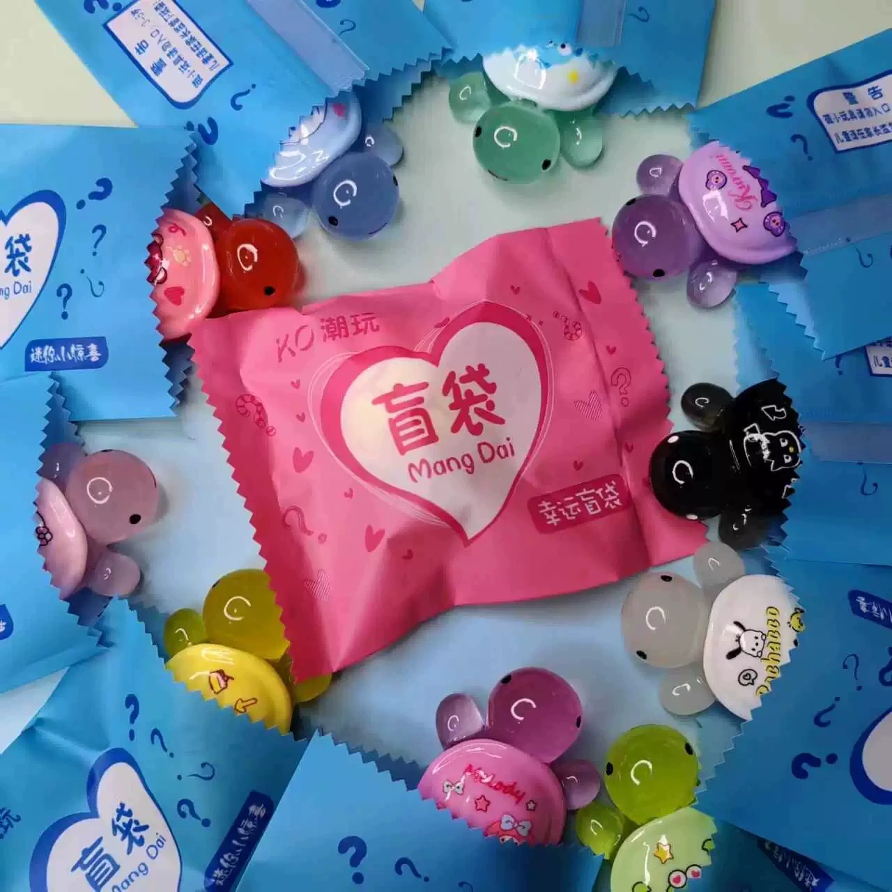 Sanrio светящийся маленький черепаха скрытая слепая сумка маленькая черепаха креативный мультфильм смола слепая сумка ночная черепаха