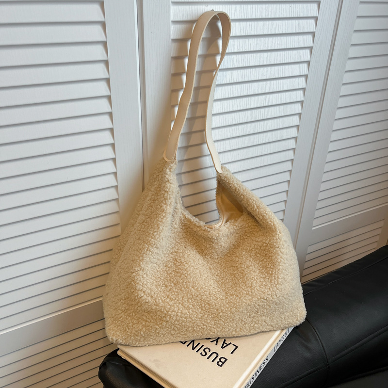 Retro de peluche de gran capacidad 2024 nuevo otoño e invierno estilo de viaje bolso de hombro minimalista estilo bolso de moda