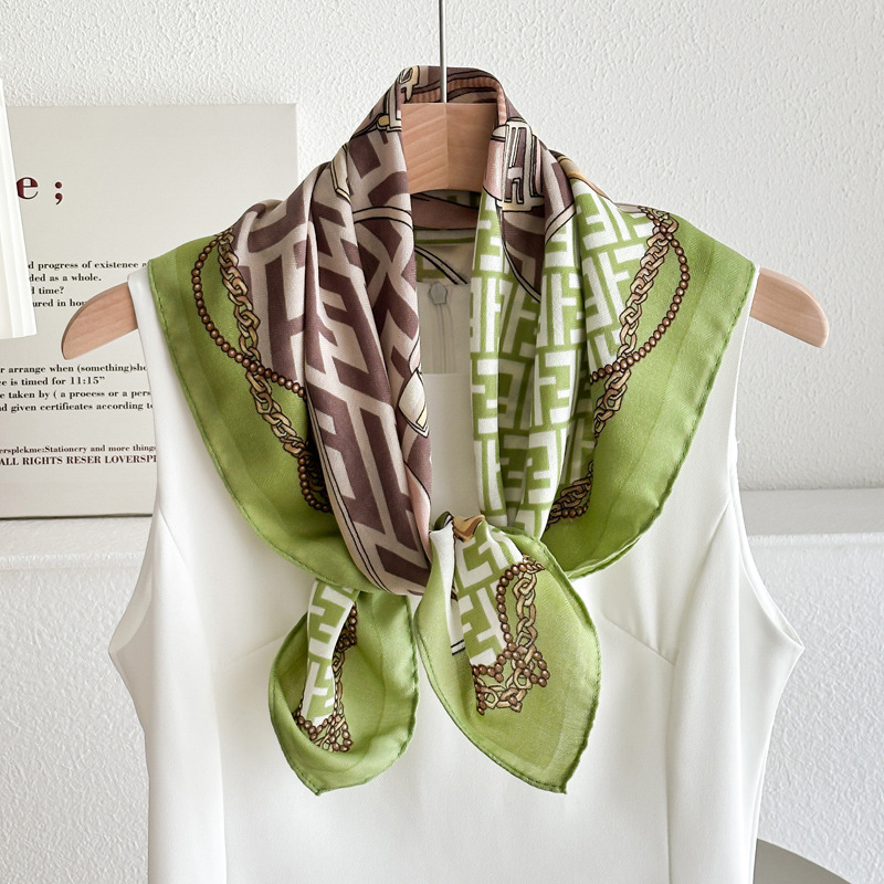 구슬 E 이니셜 - 그린 브라운