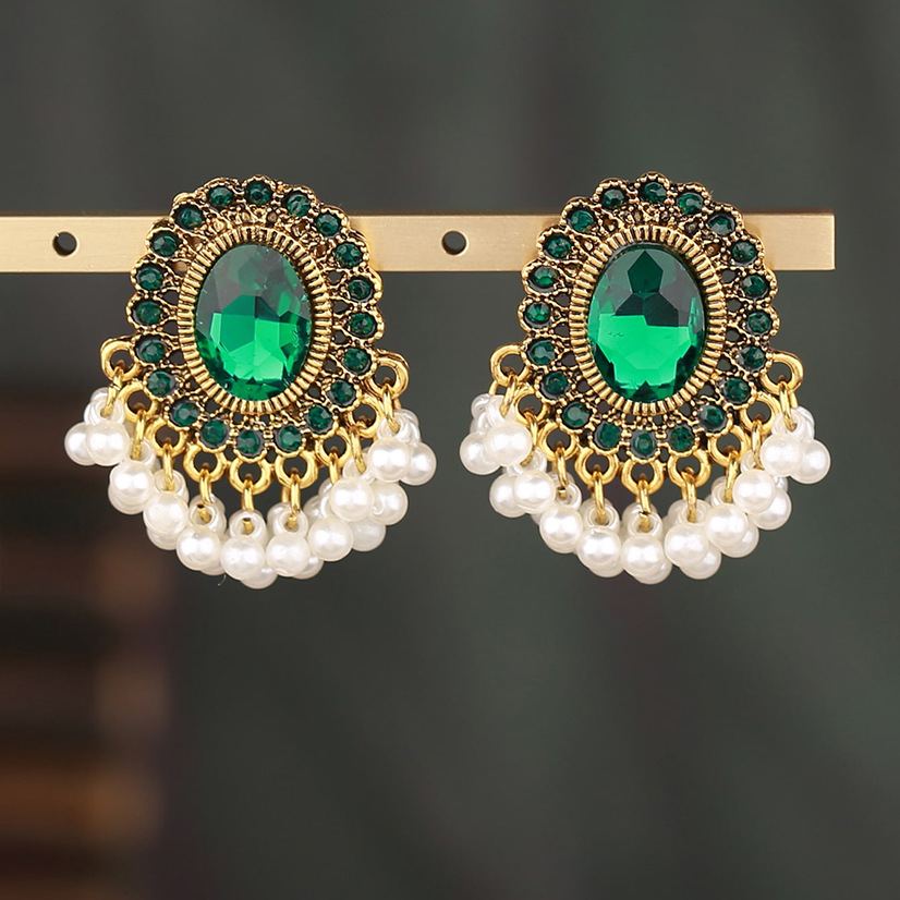 European and American simple cross-border new grandmother imitation emerald earrings ladies high-end luxury Pearl tassel earrings