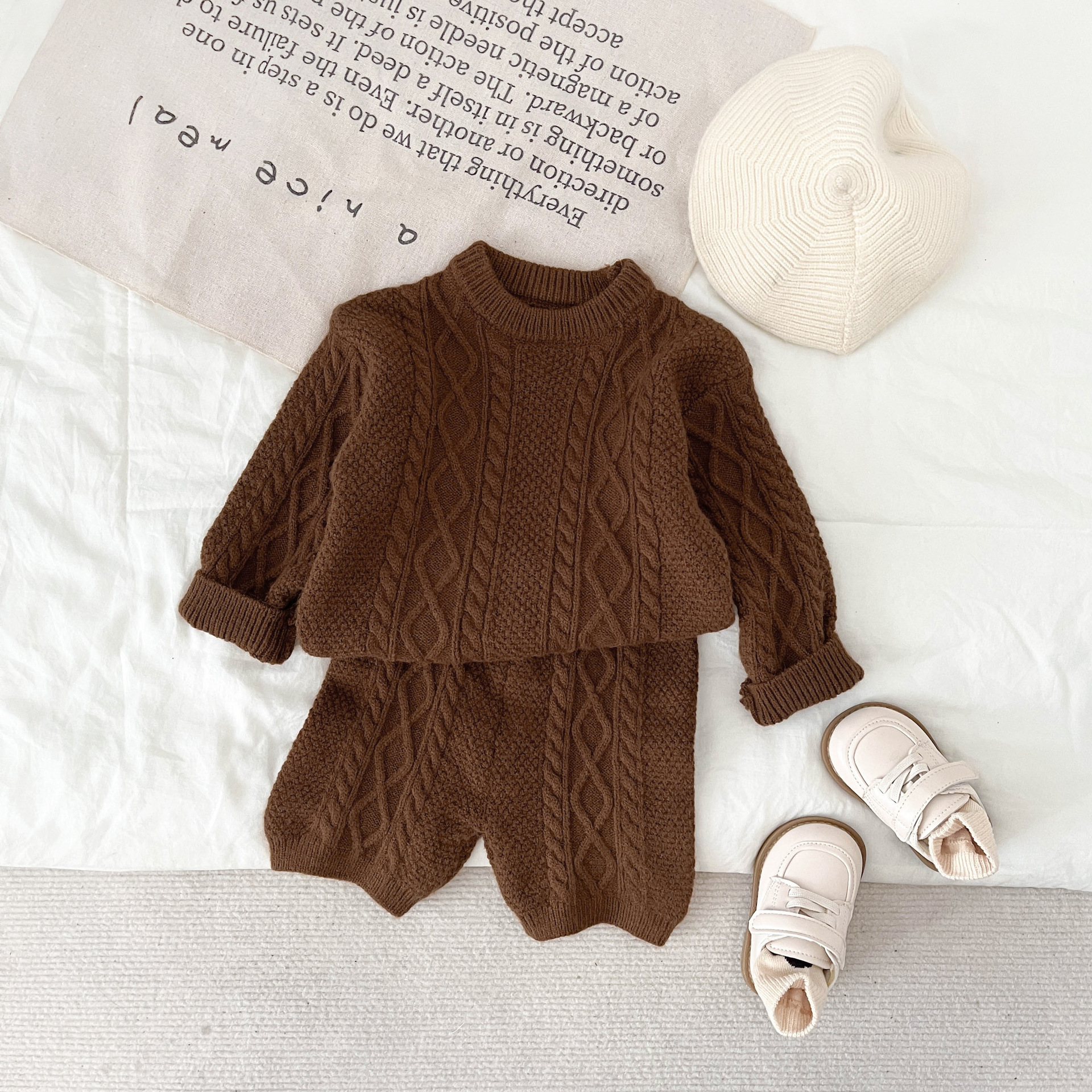 Ropa de estilo coreano para niños Otoño e Invierno estilo occidental nuevas chicas retro elegante moda color sólido suéter de punto pantalones de lana traje de moda