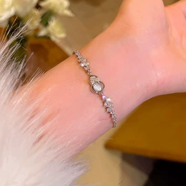 耳环;项链;耳钉