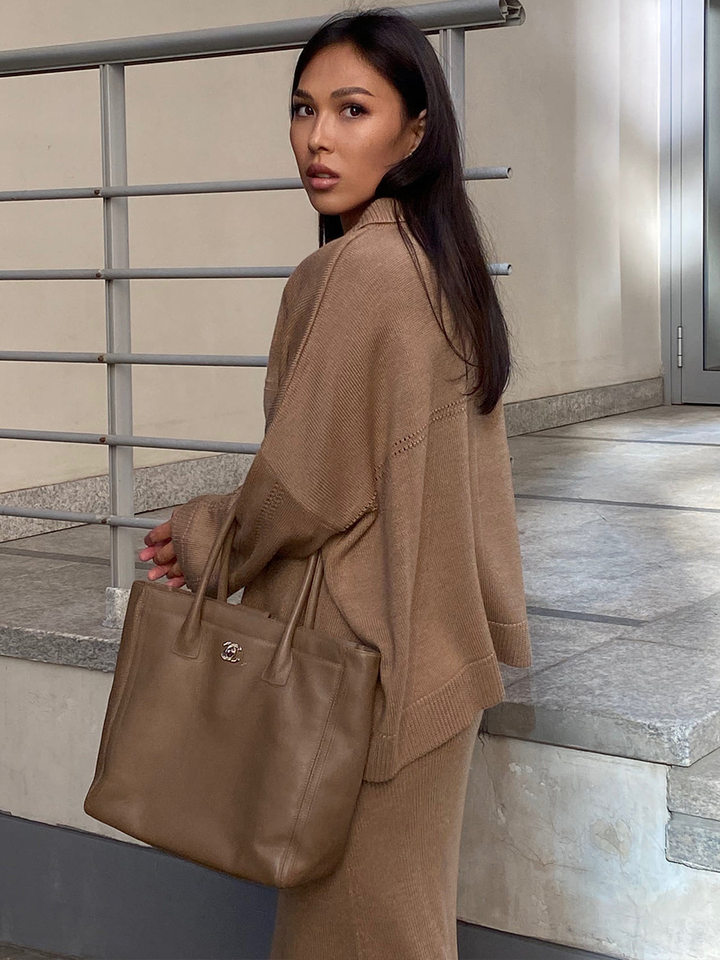Bộ đôi áo len dệt kim cổ V tay dài phối chân váy, áo dài 50–65 cm — Màu camel, Màu trắng, Màu xám, Màu đen chi tiết 30