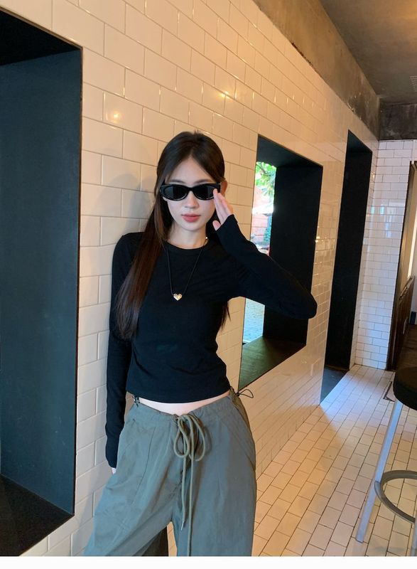 白色打底衫休闲百搭长袖T恤女秋季小众修身显瘦内搭短款灰色上衣|undefined