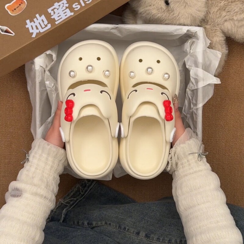 Summer New Style Cute and Fun Smiley Face Pearl Clogs with Thick Soles for Commuting, Versatile, Comfortable, Breathable Slip-On Women's Shoes