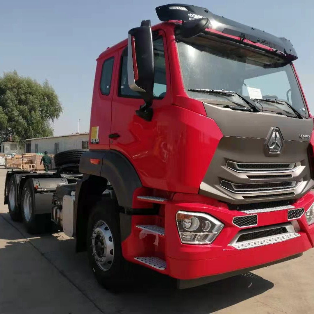 中国重汽新车豪瀚N豪沃E右方向牵引卡车出口电话18660390388