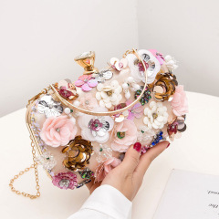 現物卸売りクロスボーダー新作晩餐会手作りの刺繍花宴会カバンパーティーの女性は花嫁の結婚式のプレゼントを手に持っています。