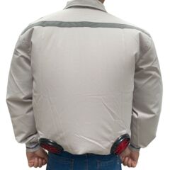 源工場の温度を下げるエアコンの服は扇風機の服がついています。