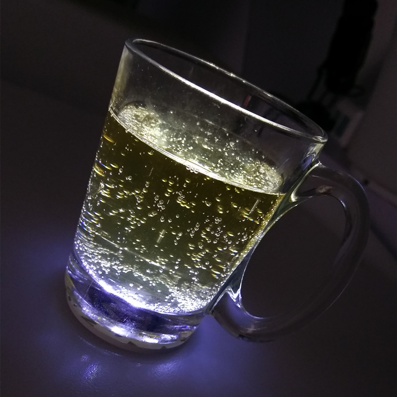 Suministro de Amazon Venta caliente en stock 3M adhesivo luminoso Copa pegatinas EVA impermeable luminoso botella pegatinas bar colorido LED montaña