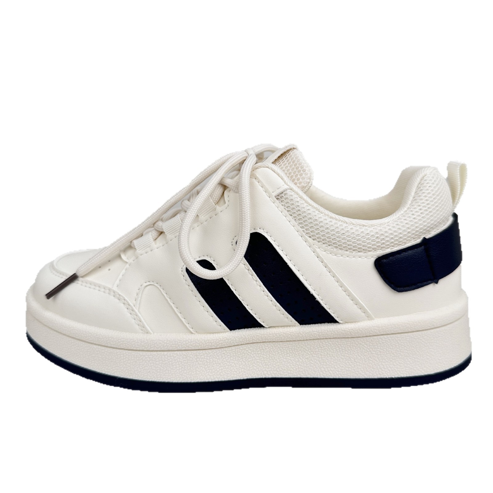 Zapatos blancos de fondo grueso para mujeres 2025 nuevos zapatos de skate casuales zapatos de nicho zapatos de mujer zapatos de pan