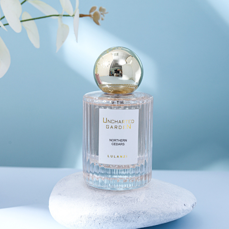 Die Online-Live-Übertragung von Prominenten empfiehlt das Explosive Dew Lanzi Secret Garden Lady-Parfüm, einen anhaltenden Duft, eine frische und kleine Gruppe von Studenten_voghion.com