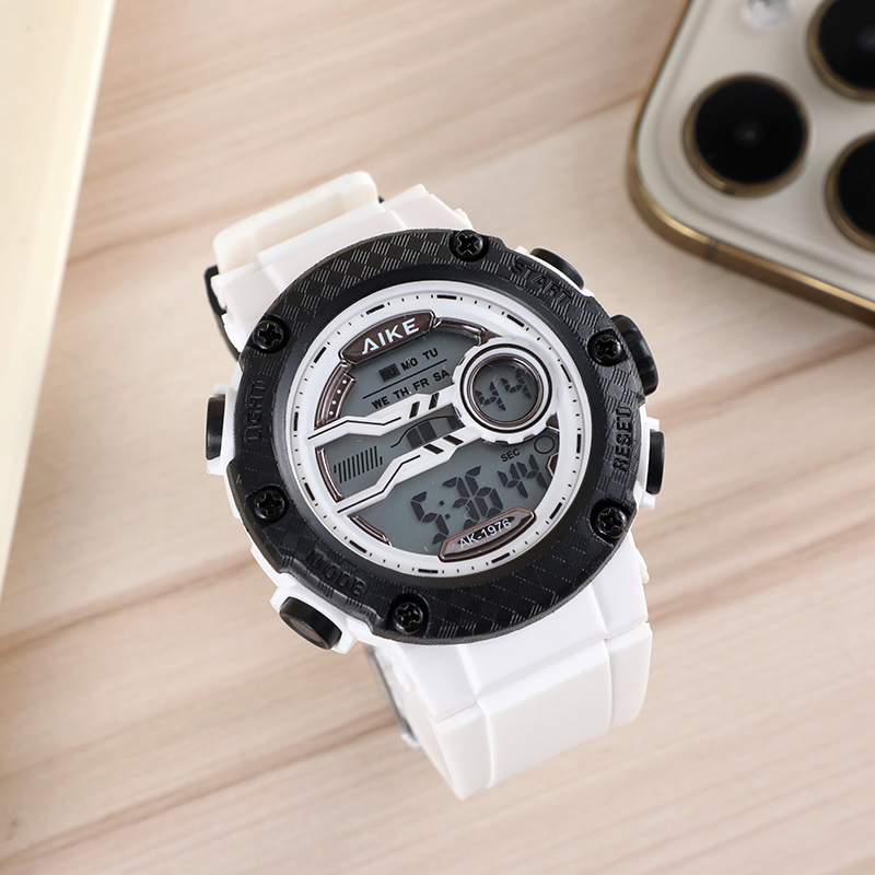 Reloj electrónico deportivo multifuncional al aire libre nocturna impermeable simple reloj de hombre fábrica directa