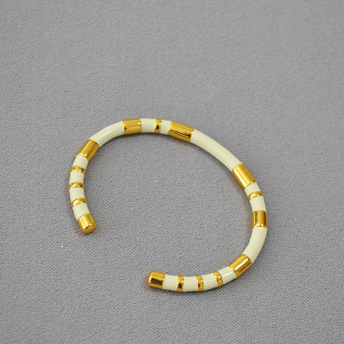French-style niche design, irregular bamboo joint shape, hand-painted enamel, gold-plated, minimalist, personalized temperament, open-mouth bracelet for women