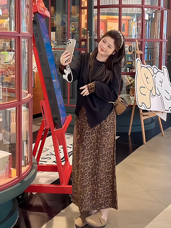 大码胖mm设计感不规则开叉显瘦上衣女秋季高腰复古豹纹半身裙套装|undefined