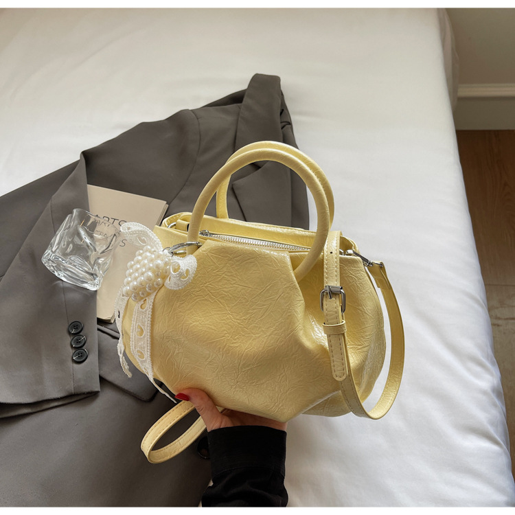 Fashionable tote bag, large-capacity underarm bag, 2025 new solid color texture women's bag, simple commuting bag, soft leather single-shoulder undefined