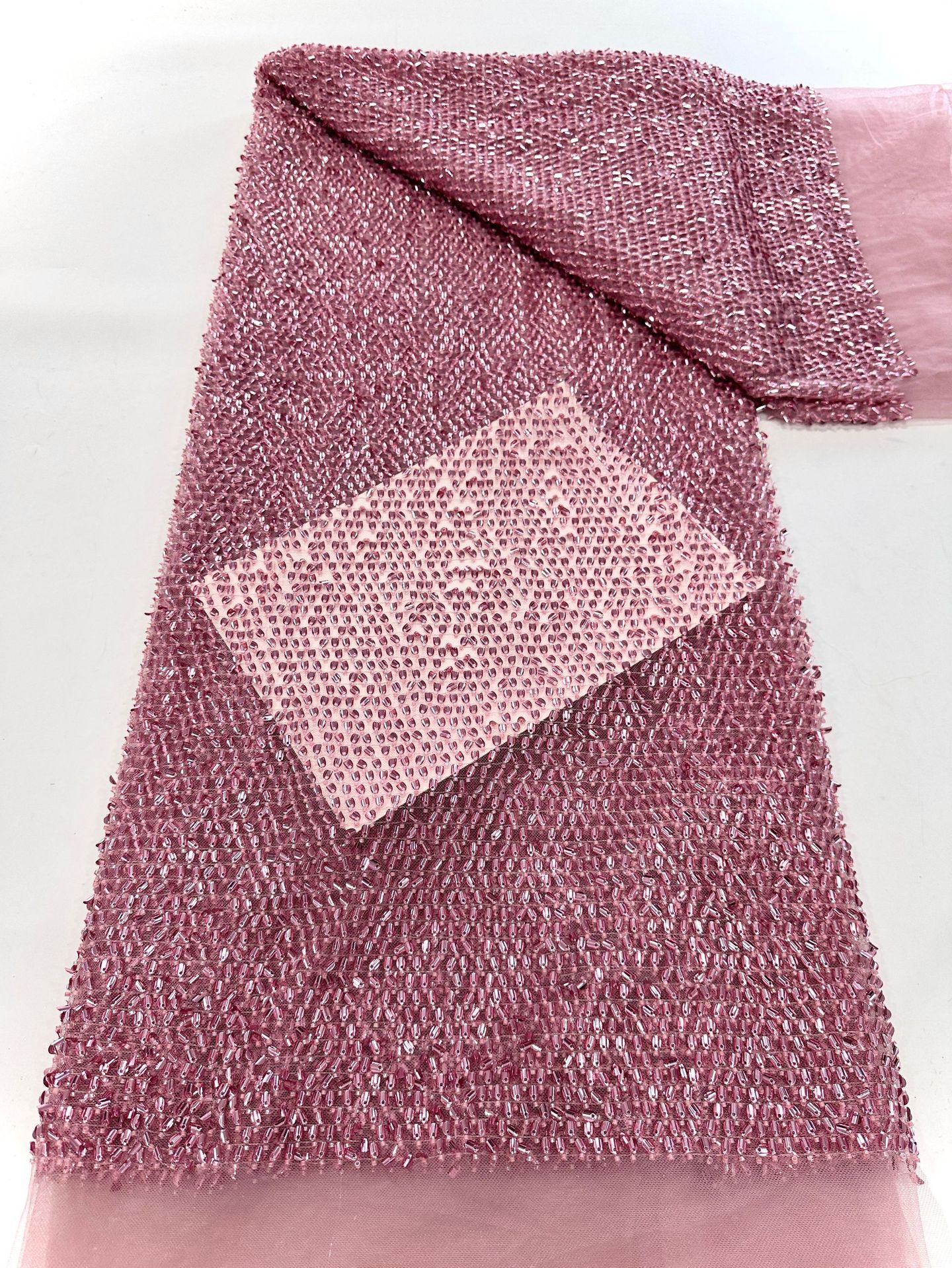 Bordado de tubo de cuentas Medio rollo tejido de lentejuelas industria pesada vestido de novia de alta gama vestido de rendimiento tela de bordado de encaje de moda