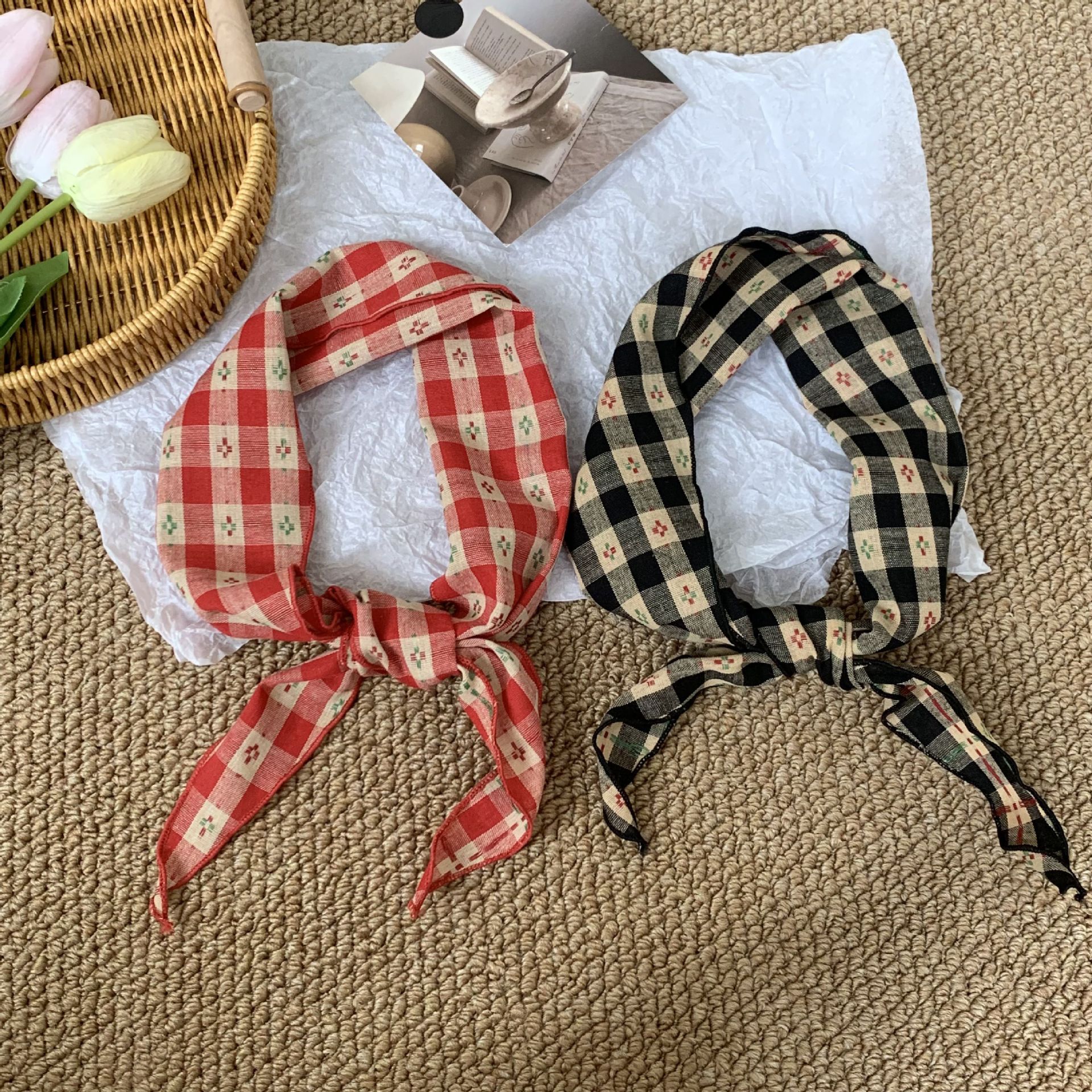 Pañuelo en la cabeza Summer Girl Pastoral Todo-fósforo Arte retro Cuadrícula Triángulo Pañuelo pequeño de moda Decoración Pañuelo en la cabeza Cinturón para el cabello Atar el cabello