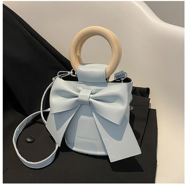 455g Weight Synthetic Leather Lining Material Sewing Thread Fashion Element Magnetic Buckle Closure Type Single Shoulder Strap, Double Handle Strap Type Bucket Bag Bags Type Casual Occasion Pu Leather Material Bow Knot Pattern All Seasons Season Women's Gender Elegant Style Bucket Shape Small Size Women's Small Pu Leather Bow Knot Elegant Sewing Thread Bucket Magnetic Buckle Bucket Bag 31