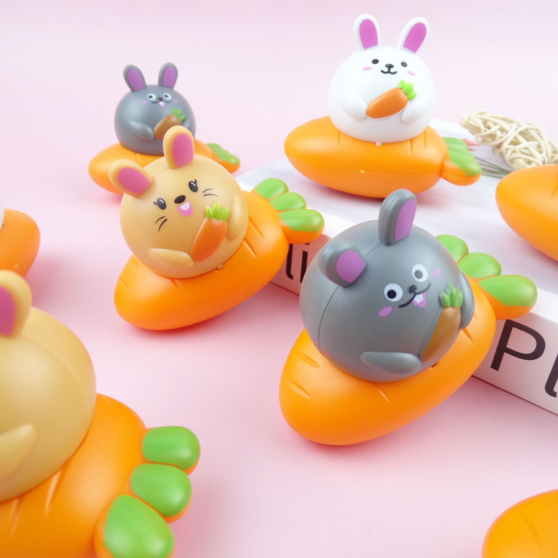 Children's small toys cartoon cute radish car mini pull back car kindergarten gifts cross-border factory direct supply