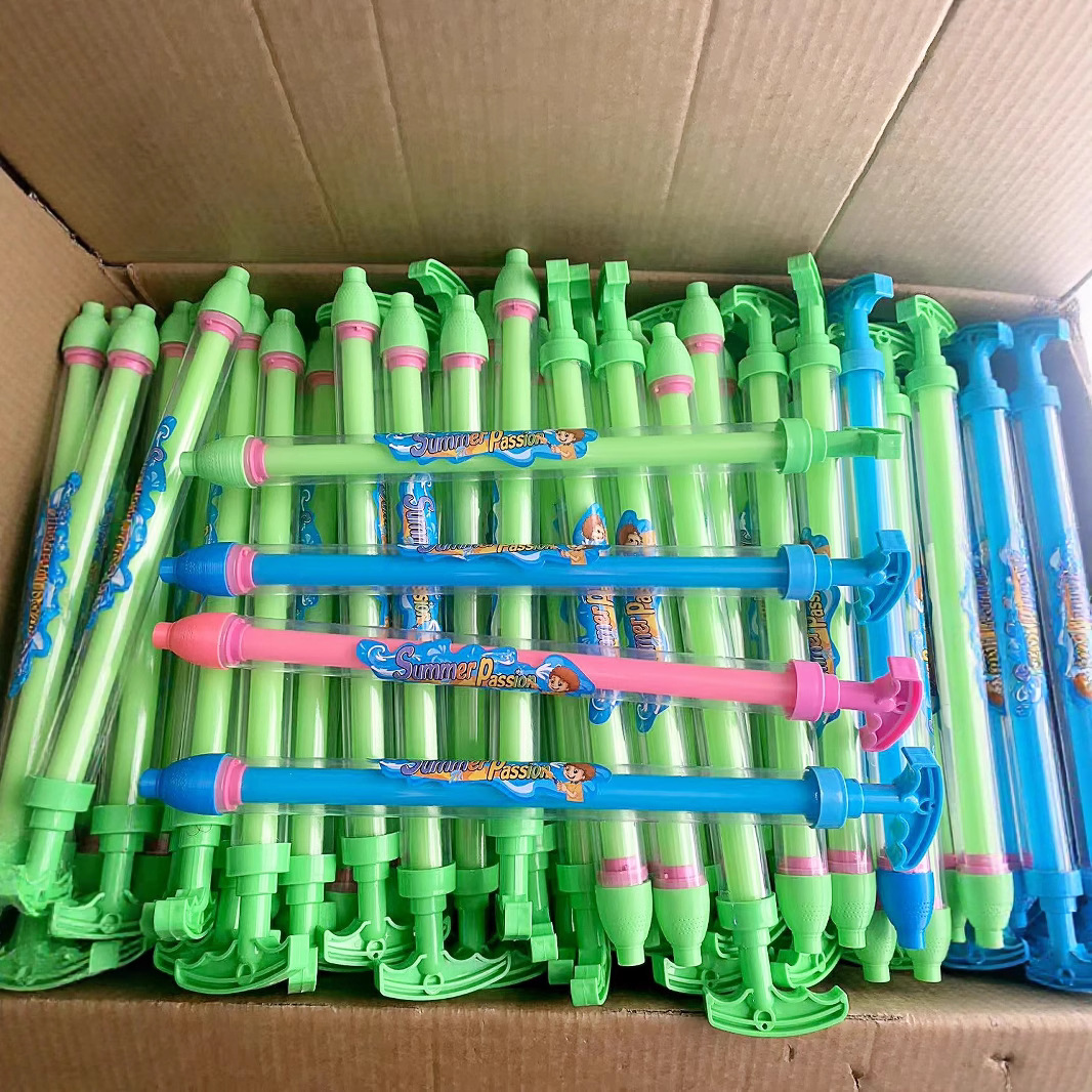 Fuegos artificiales de verano pistola de bombeo de agua pulverización de agua nuevo 3D poroso tirado pistola de agua de arena rafting juguetes al por mayor