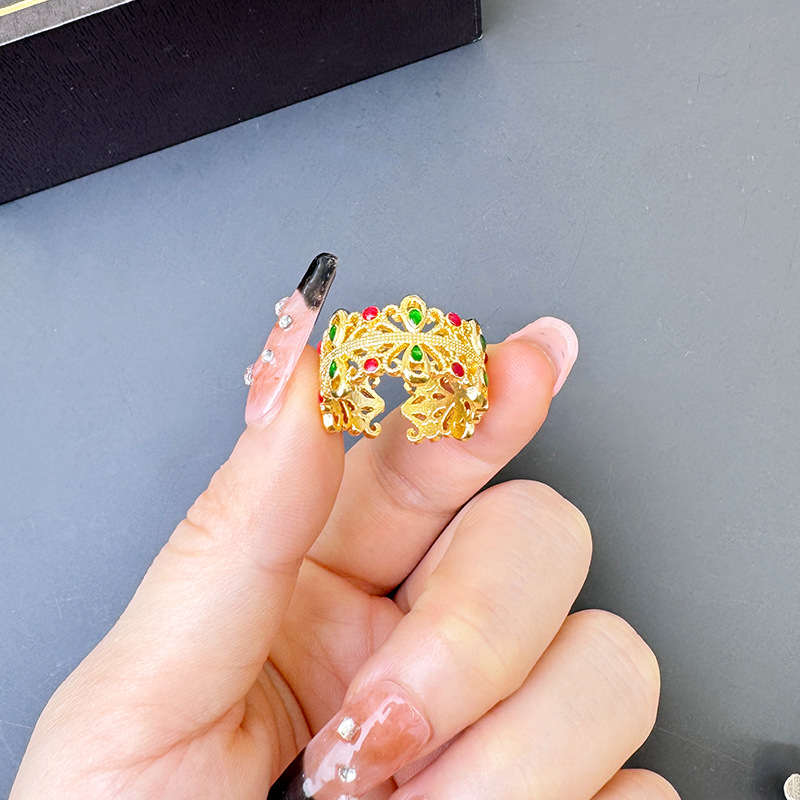 Anillo de oro de Gufasha tallado hueco flor lenglong abertura fuente mujer fábrica de aleación de cobre chapado en oro al por mayor latón