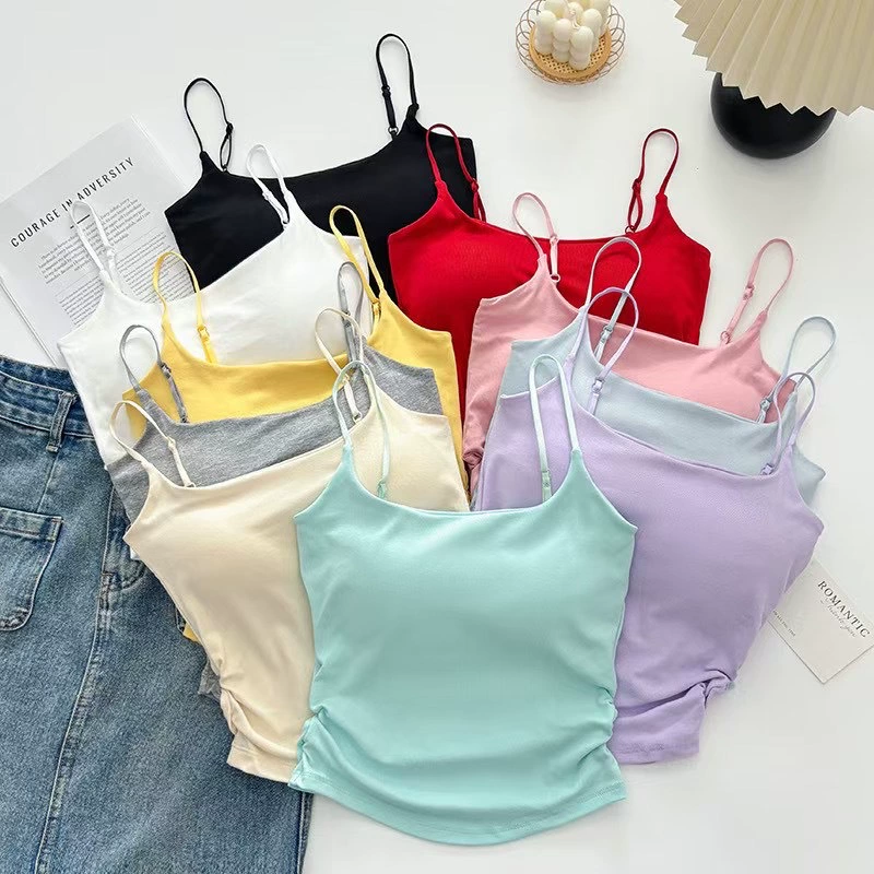 Топ-майка с чашками, облегающий крой, единый размер (подходит примерно 35–62 кг)