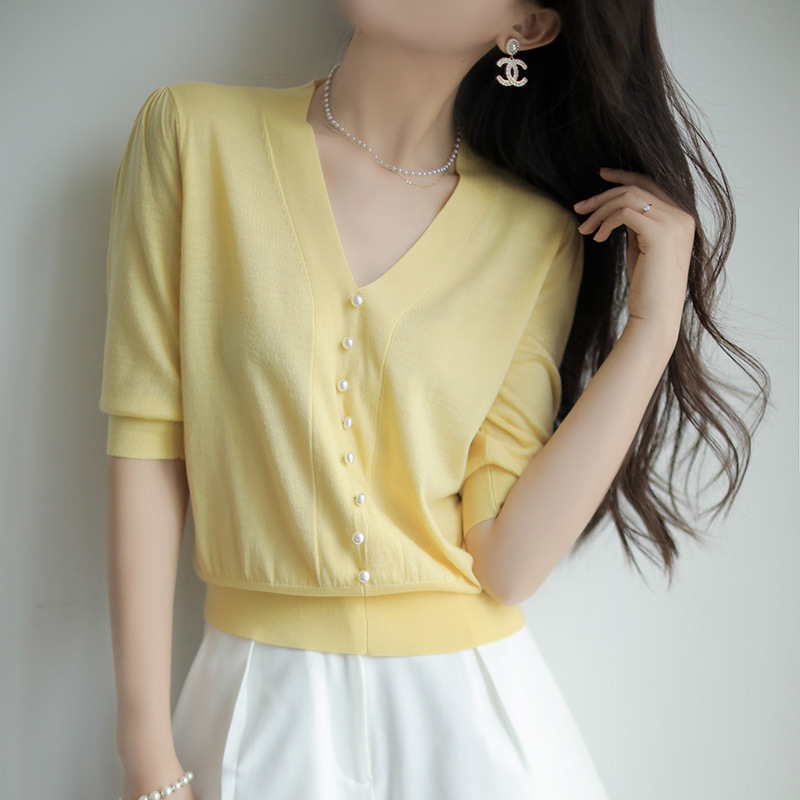 V-Neck Thin Ice Silk Slim-fit Short-sleeved Knitted Sweater Women's Summer New Pearl Buckle Design Niche Loose Top